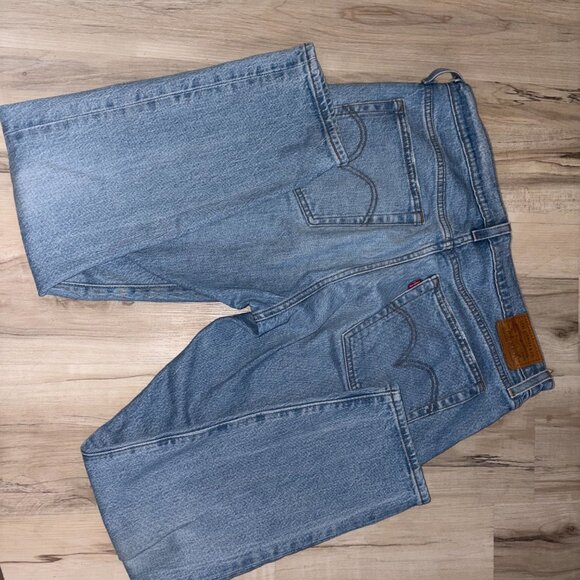 Levi's Light- Medium Wash Buttonfly Wedgie Jeans 30 - Picture 4 of 8